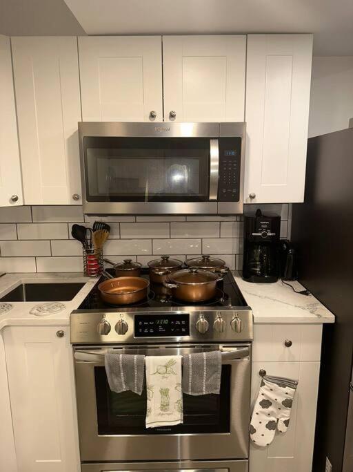 Appartement Brand New 1 Bedroom Basement Suite. Wi-fi,netflix Edmonton