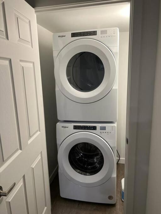 Brand New 1 Bedroom Basement Suite. Wi-fi,netflix Appartement Edmonton