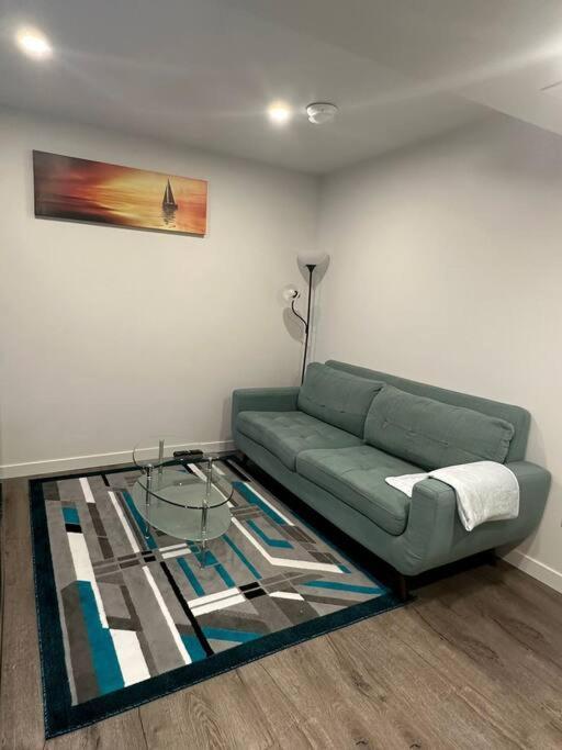 Appartement Brand New 1 Bedroom Basement Suite. Wi-fi,netflix *