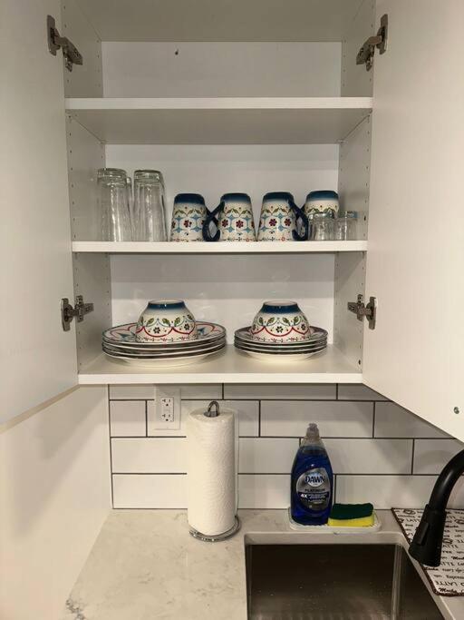 Brand New 1 Bedroom Basement Suite. Wi-fi,netflix Appartement Edmonton