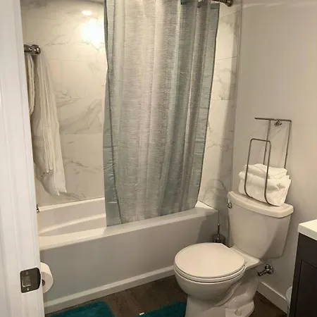 Brand New 1 Bedroom Basement Suite. Wi-Fi,Netflix Edmonton Exterior photo