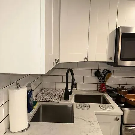 Brand New 1 Bedroom Basement Suite. Wi-Fi,Netflix Edmonton Exterior photo
